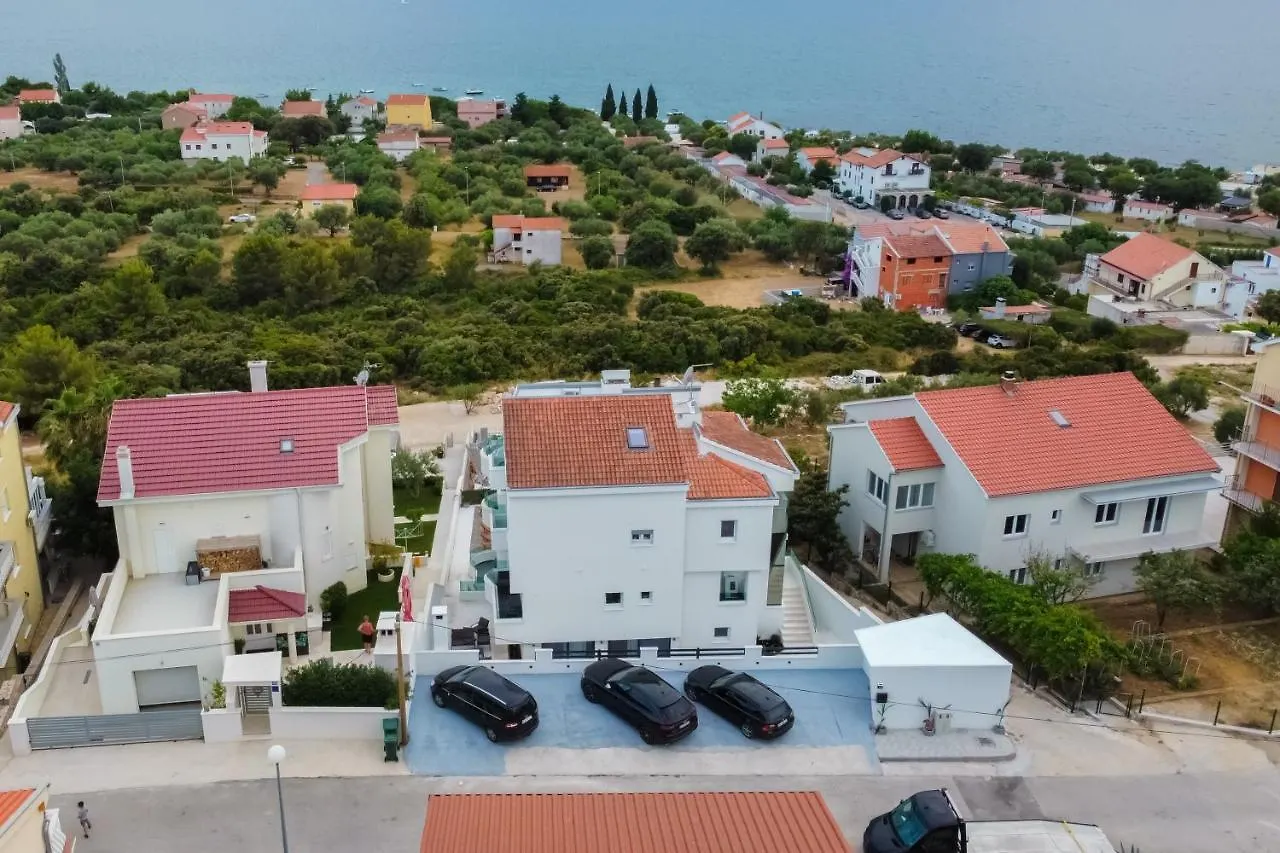 Holiday House Dominik Apartments Sveti Petar